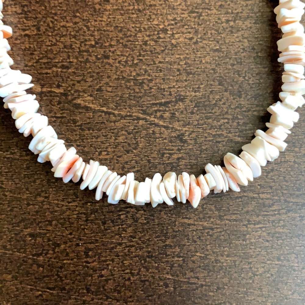 Sea Shell Necklace - Picture 2 of 2